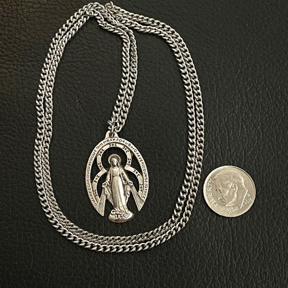 Vintage 925 Sterling Silver Blessed Virgin Mary religious pendant necklace chain - Picture 4 of 4
